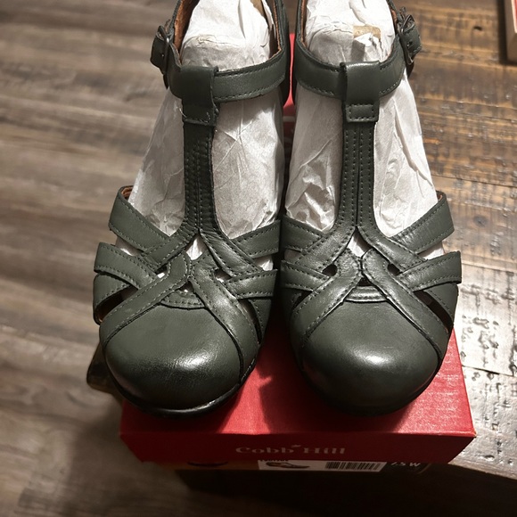 Cobb Hill by New Balance Shoes - Cobb Hill Aubrey by New Balance Olive Green T-Strap Heels 7.5 Wide